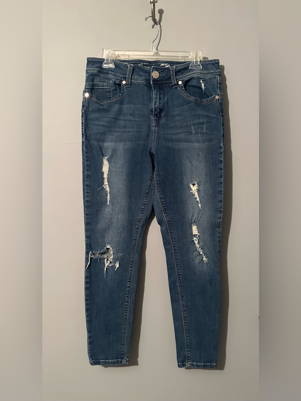 Seven7 Distressed Skinny Jeans (‘Legging') in Dark Blue Denim. Women’s Size 12.